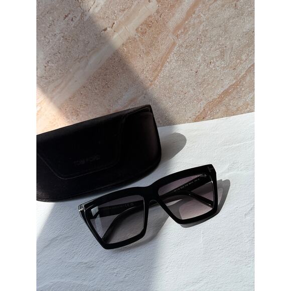 NEW Tom Ford FT1110 Eden Sunglasses in Black display picture 1